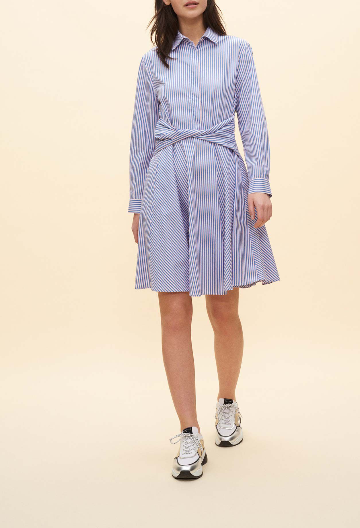 Robe chemise à coupe patineuse