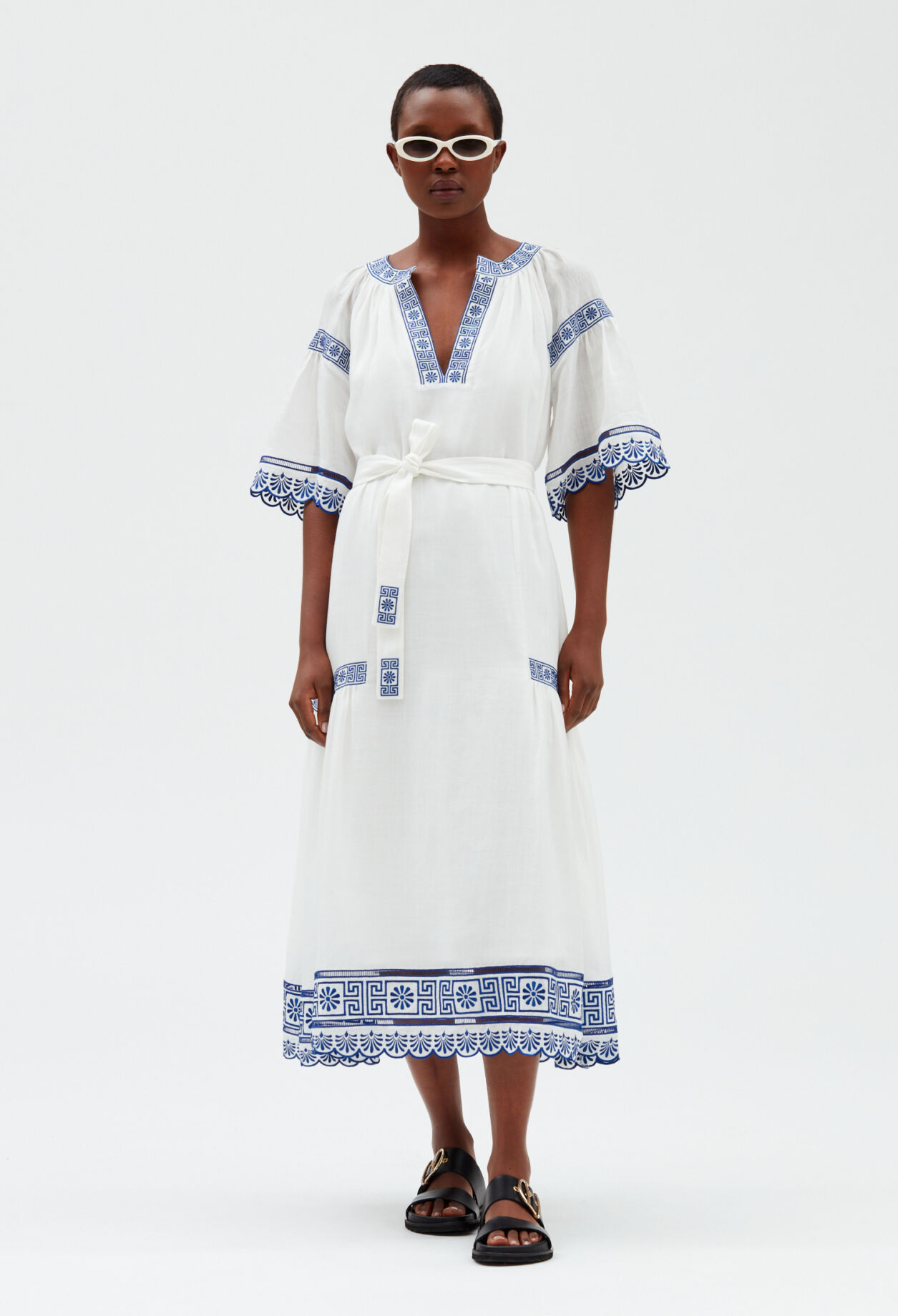 Robe midi brodée écrue
