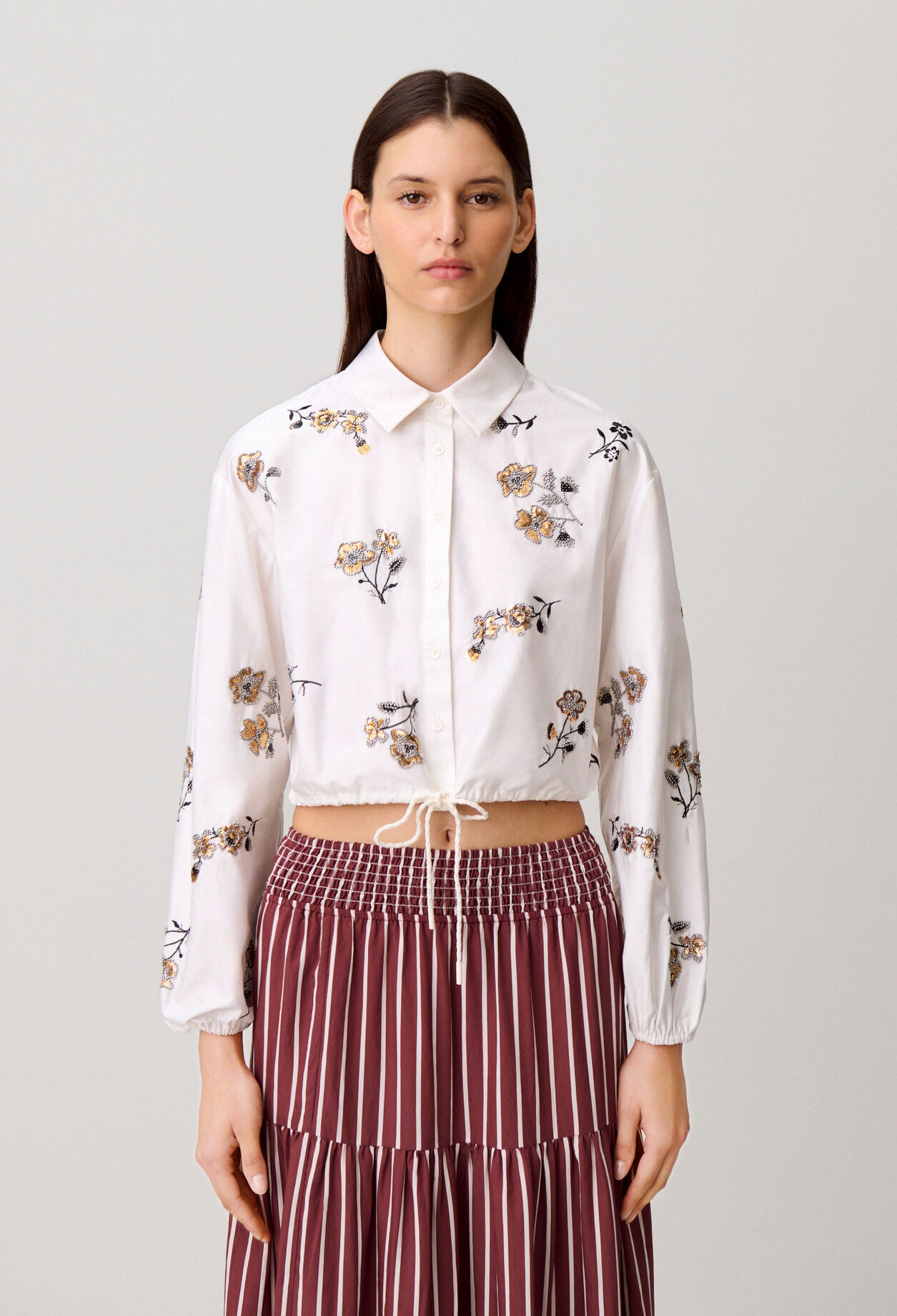 Chemise fleurs et sequins