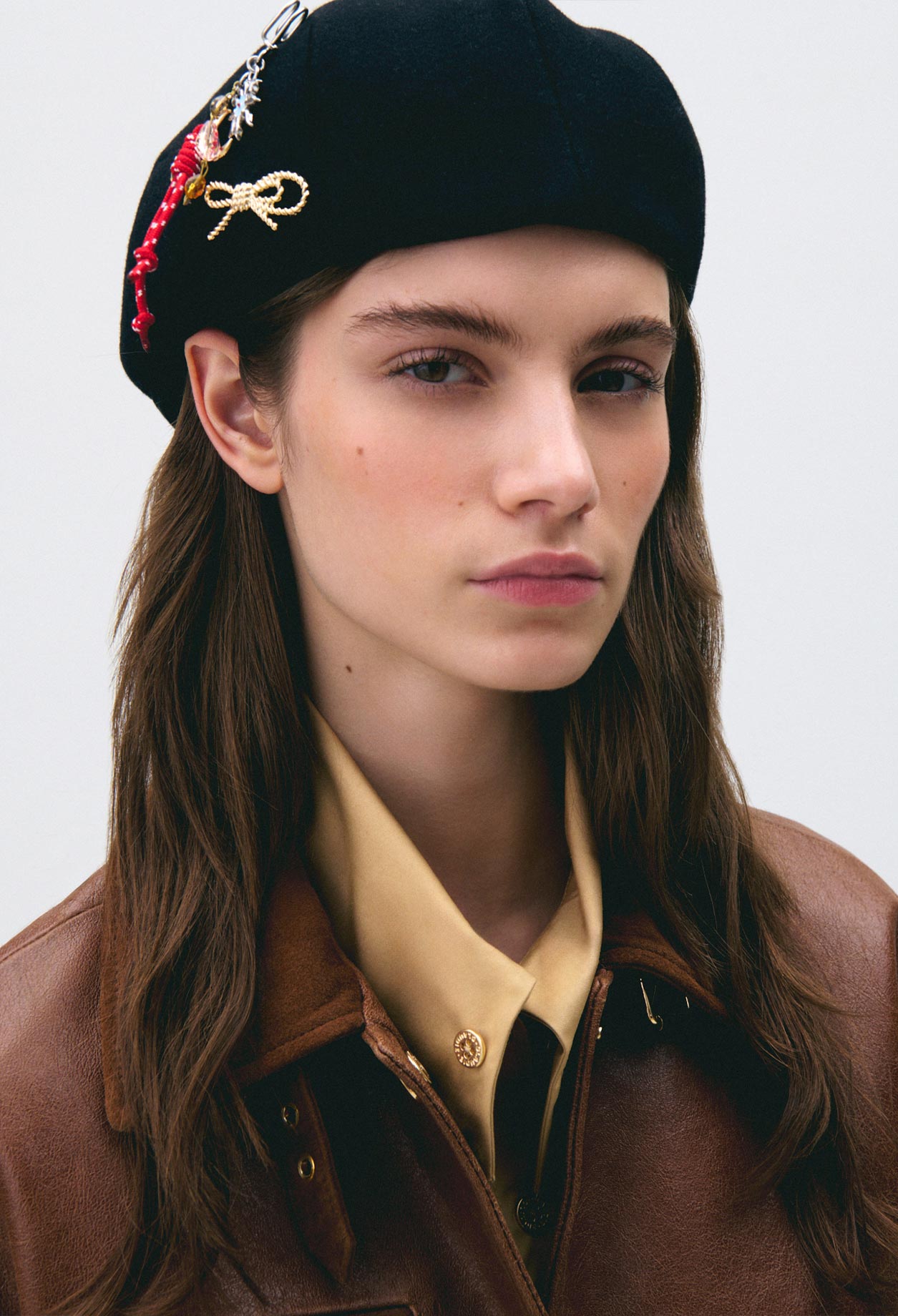 Béret lainage broche métallique Béret lainage broche métallique